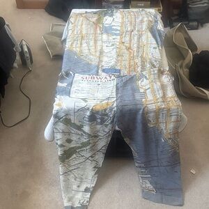 NY map print pant and throw over